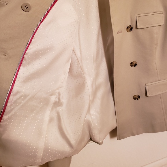 Jacket - Picture 3 of 4